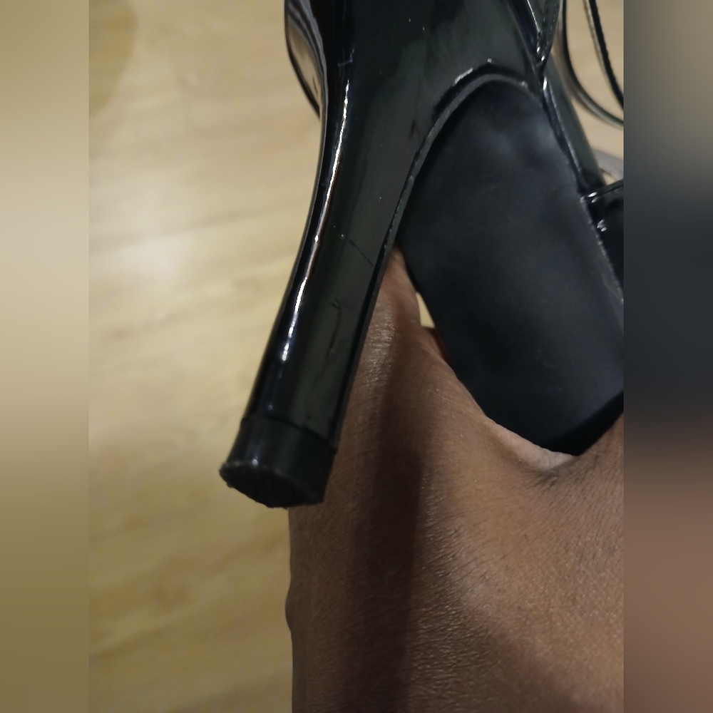 Daisy Fuentes Black Patent Strappy Heels - Picture 7 of 12
